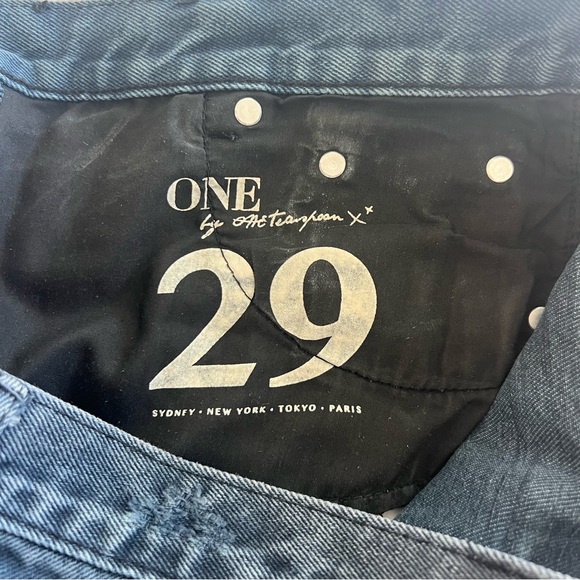 2010s mid/low-rise denim Shorts (by One Teaspoon) - Picture 4 of 4